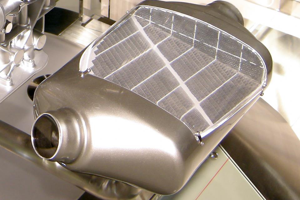 Diesel_particulate_filter_01